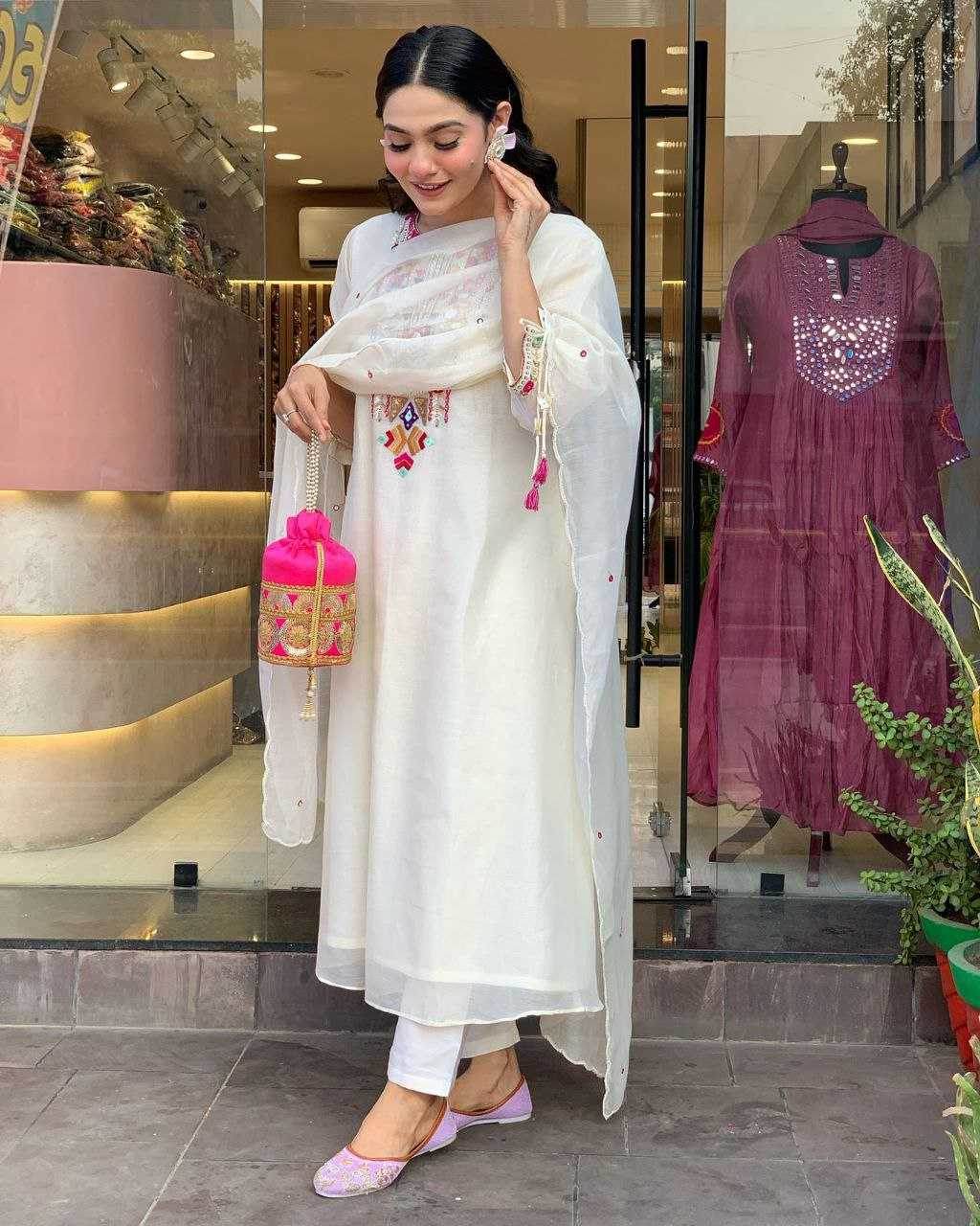 Chanderi Silk Kurti Bottom With Dupatta - MYLUXURY LANE ENTERPRISE